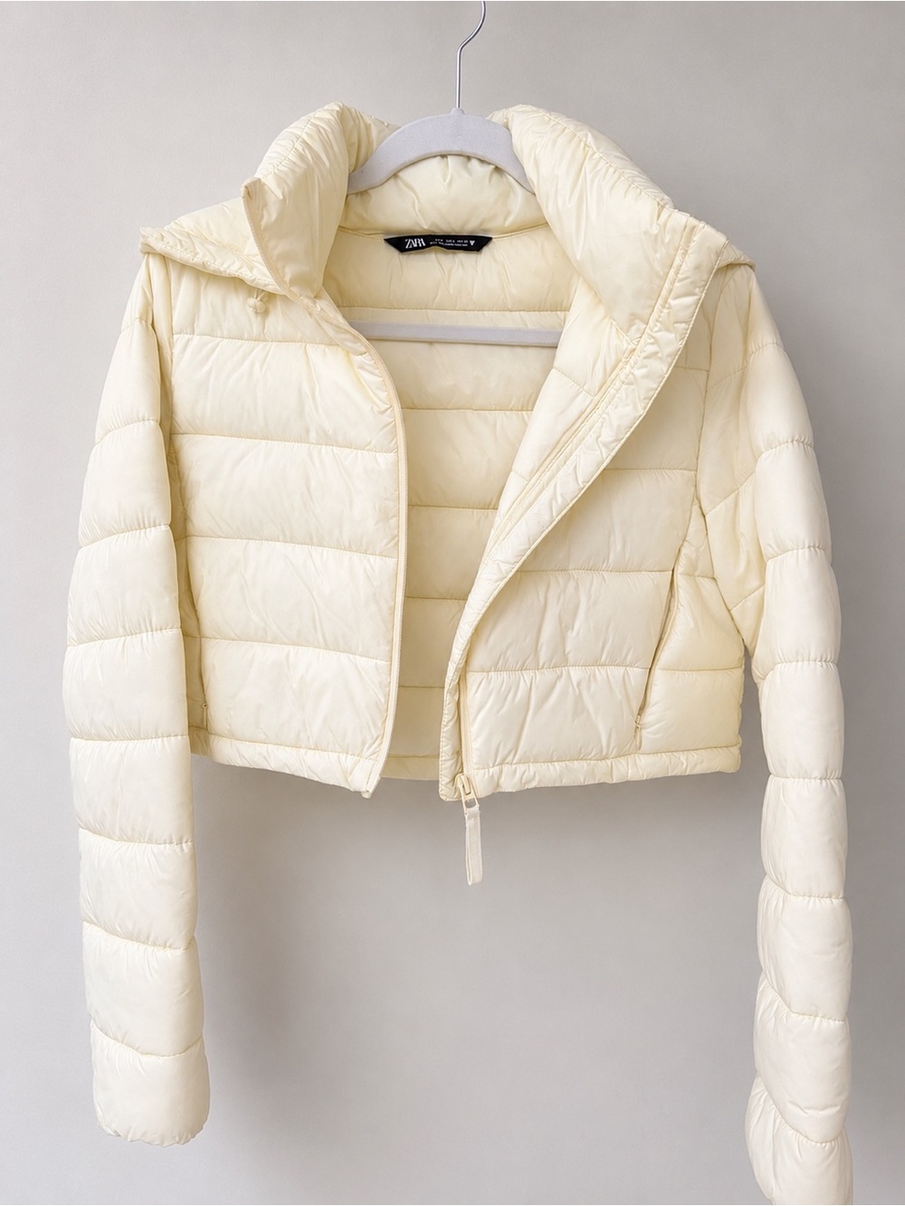 Zara Cropped Puffer Jacket – Size S